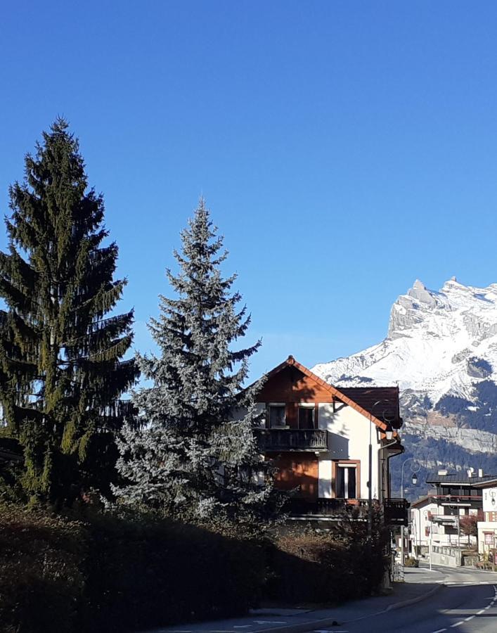 Hotel Val Joly แซ็งต์-แฌร์เวส์-เลส์-แบ็งส์ ภายนอก รูปภาพ