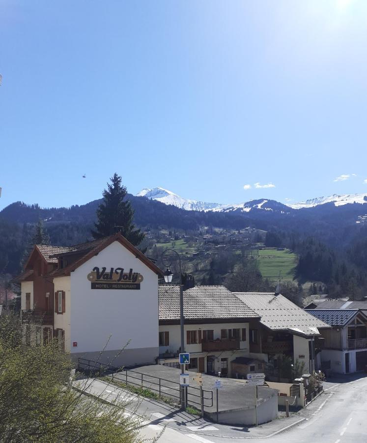 Hotel Val Joly แซ็งต์-แฌร์เวส์-เลส์-แบ็งส์ ภายนอก รูปภาพ