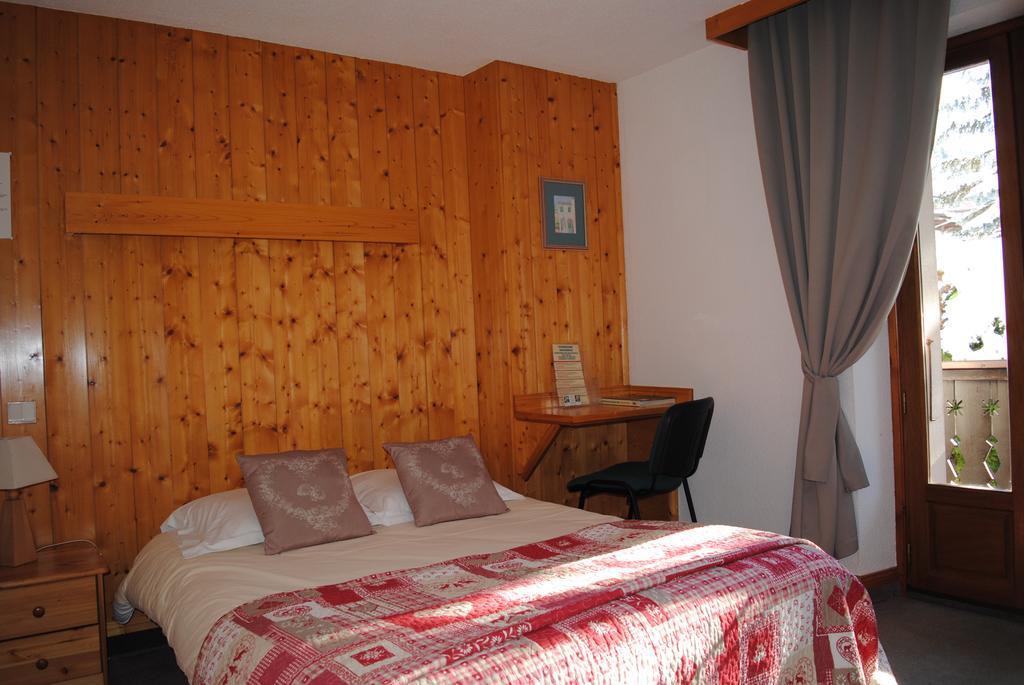Hotel Val Joly แซ็งต์-แฌร์เวส์-เลส์-แบ็งส์ ห้อง รูปภาพ