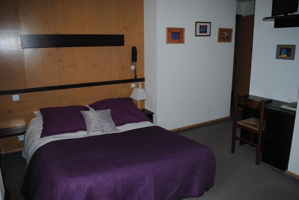 Hotel Val Joly แซ็งต์-แฌร์เวส์-เลส์-แบ็งส์ ภายนอก รูปภาพ