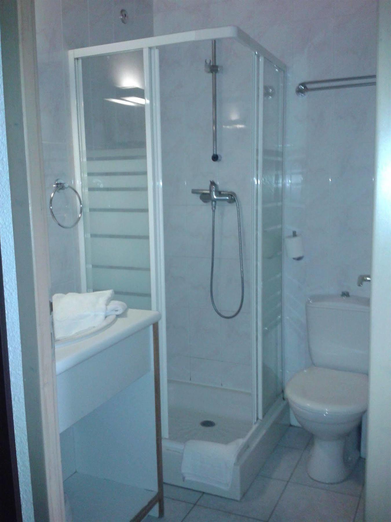 Hotel Val Joly แซ็งต์-แฌร์เวส์-เลส์-แบ็งส์ ภายนอก รูปภาพ