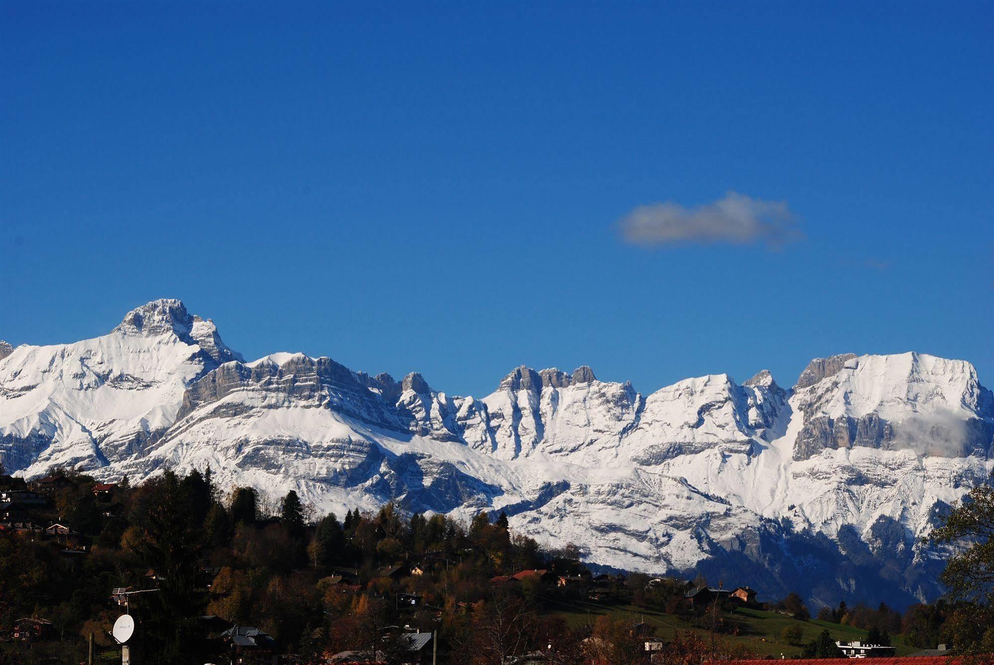 Hotel Val Joly แซ็งต์-แฌร์เวส์-เลส์-แบ็งส์ ภายนอก รูปภาพ